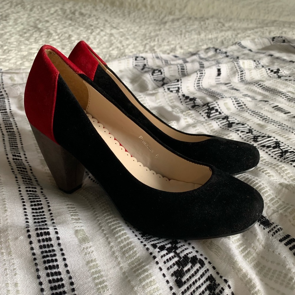 ModCloth Velvet Pumps
